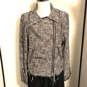 Black and gray light cotton jacket with raw edging and zipper pocket details